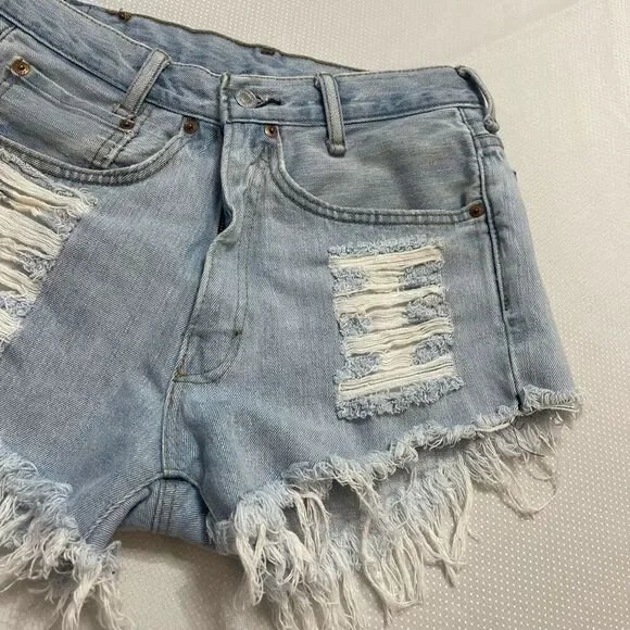 Levi’s Light Wash Destroyed Denim Shorts Size 28 See Measurements